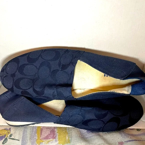 I am selling Coach shoes that a gently used. Size 7.5 woman’s shoes. - Picture 5 of 5